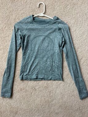 lululemon athletica Long Sleeve Heathered Green Top